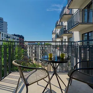  Apartament Center Mirrors With Parking By Renters